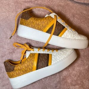 Michael Kors Sneakers size 7